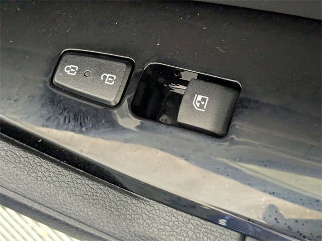 Used 2025 Kia Sportage EX w/ Premium Package image 34