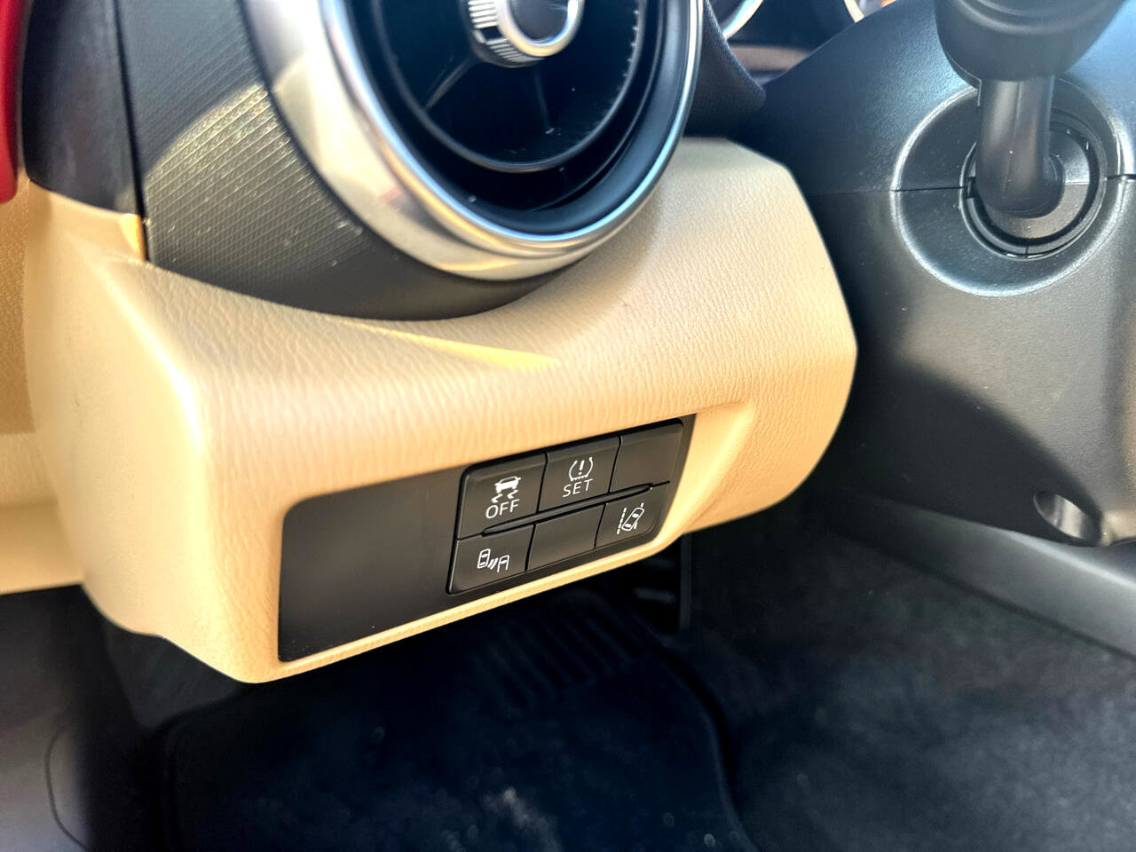 Used 2017 MAZDA MX-5 Miata RF Grand Touring image 30