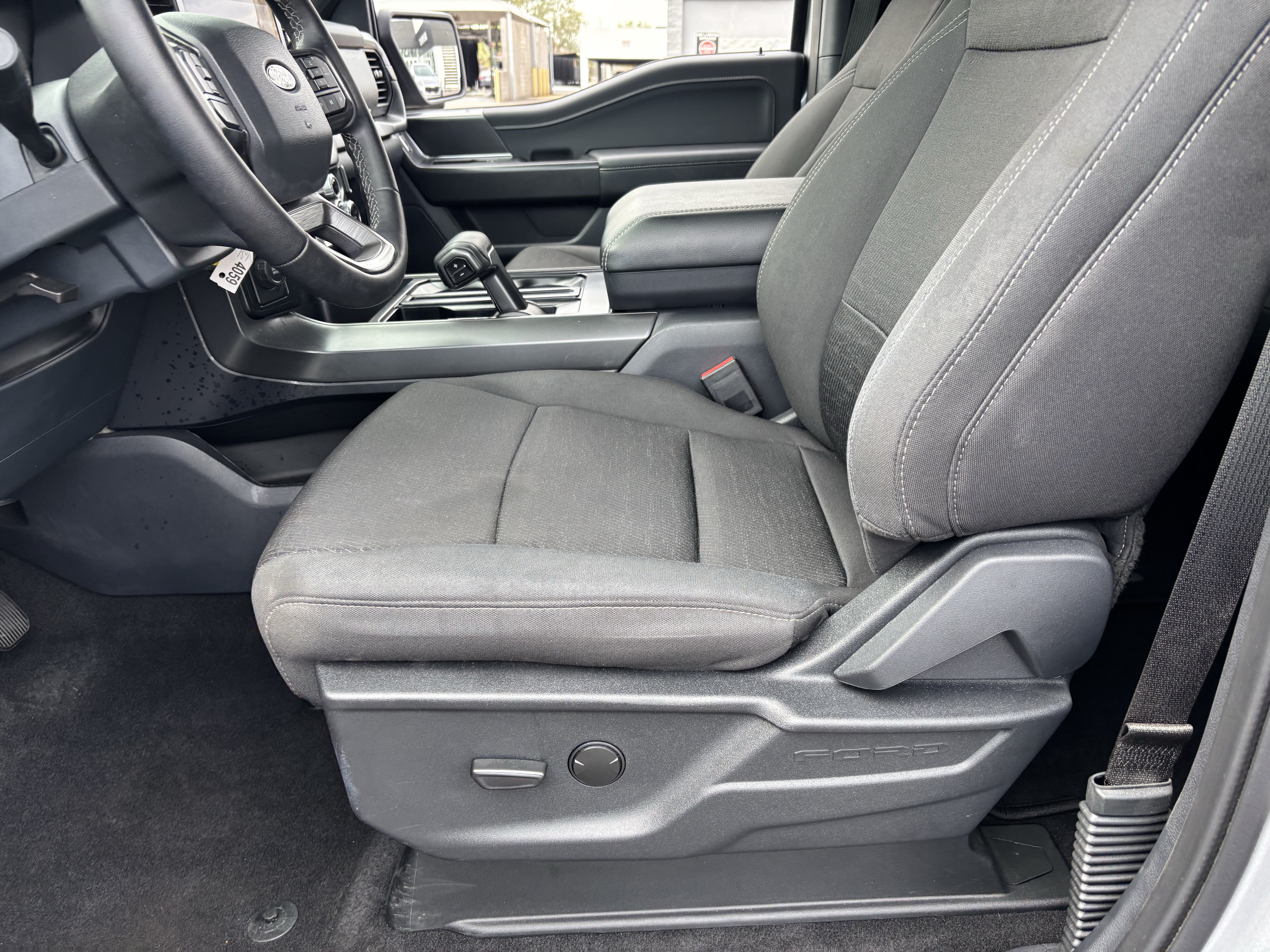 Used 2024 Ford F150 XLT w/ XLT Black Appearance Package RWD image 18