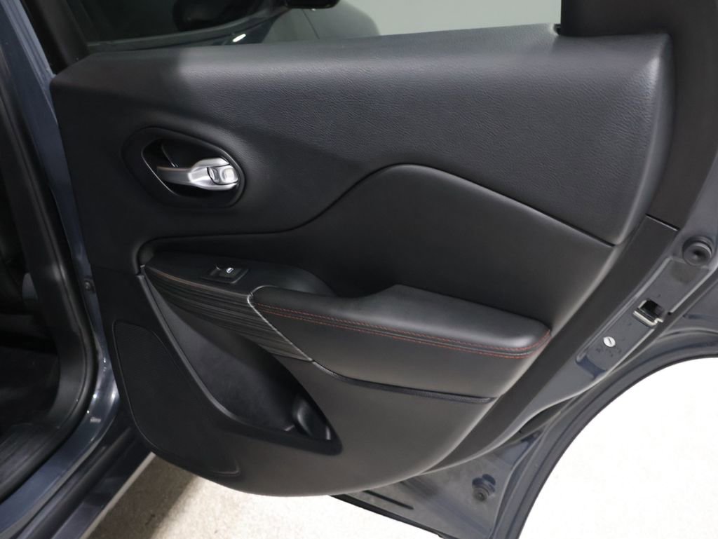 Used 2017 Jeep Cherokee Trailhawk w/ Cold Weather Group image 22