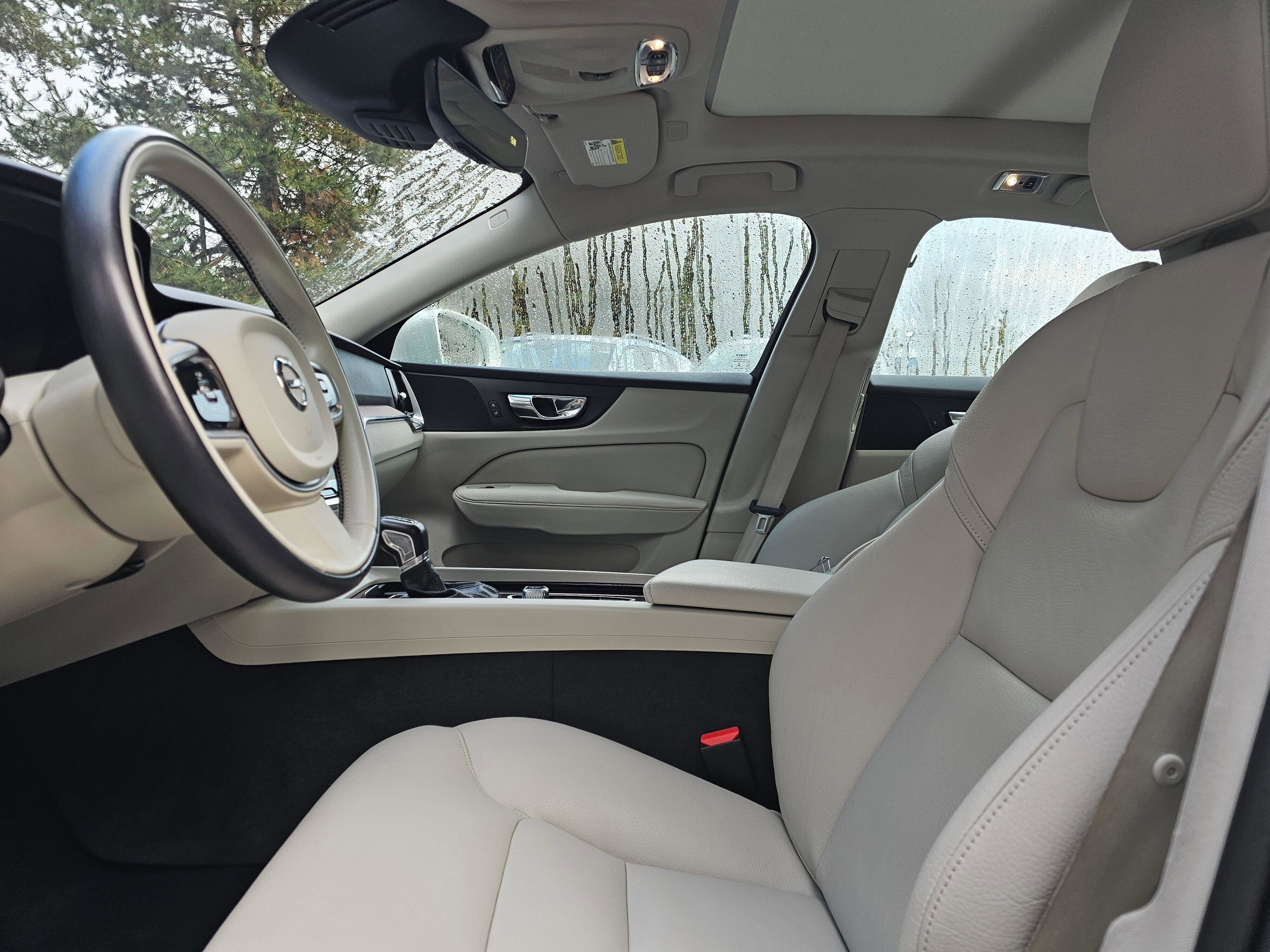 Used 2020 Volvo S60 T5 Momentum FWD image 20