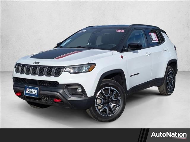 Used 2024 Jeep Compass Trailhawk image 1