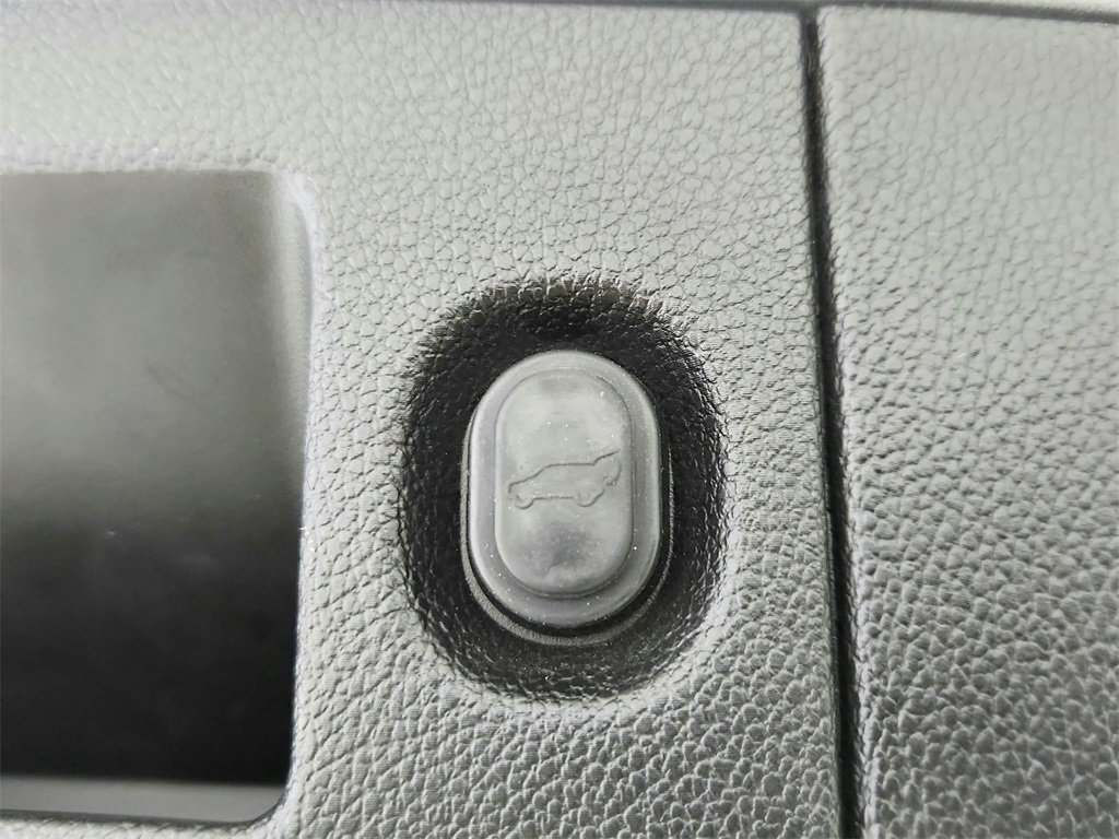 Used 2017 GMC Yukon XL SLT image 30