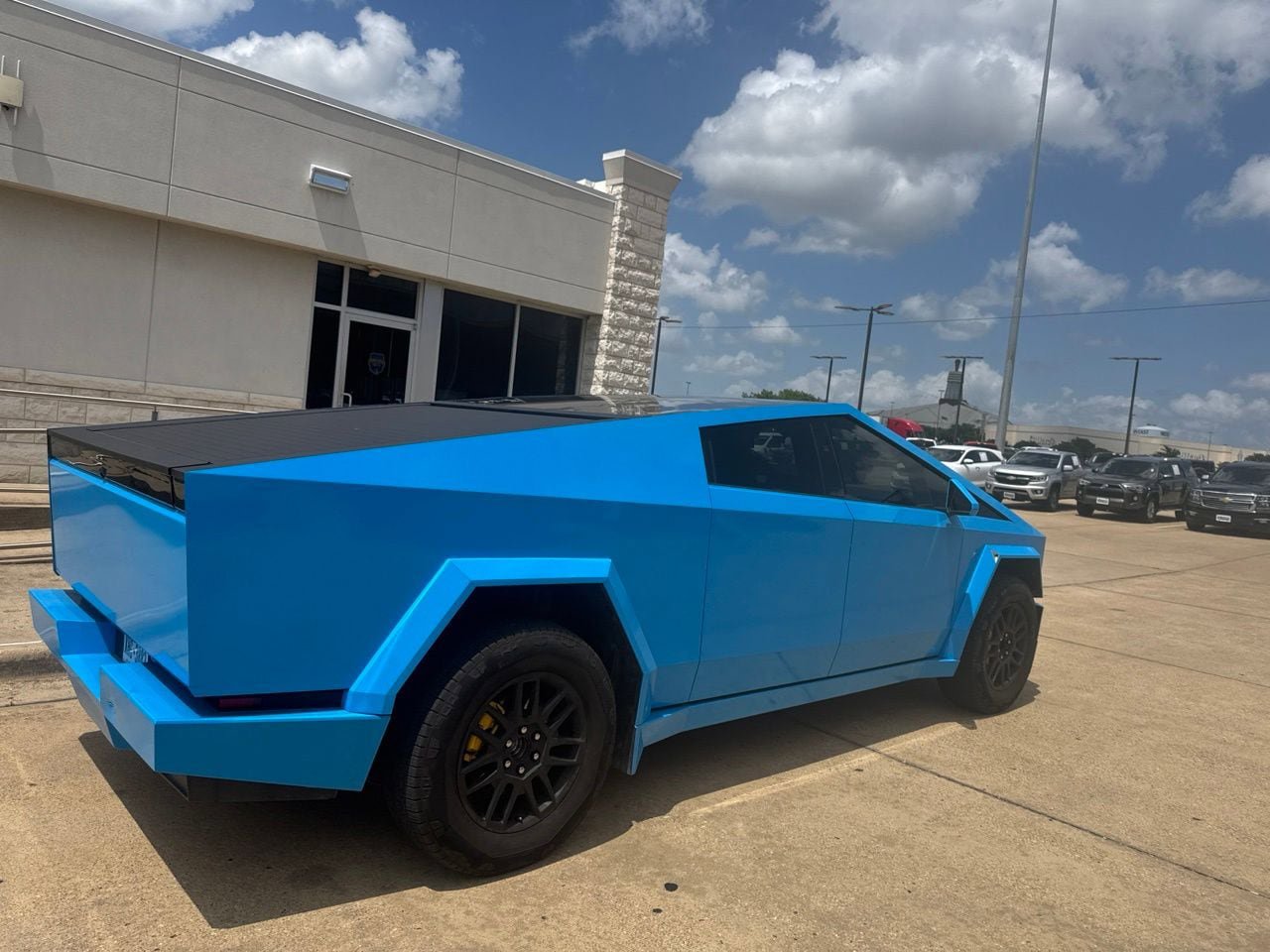 Used 2025 Tesla Cybertruck AWD Crew Cab image 11