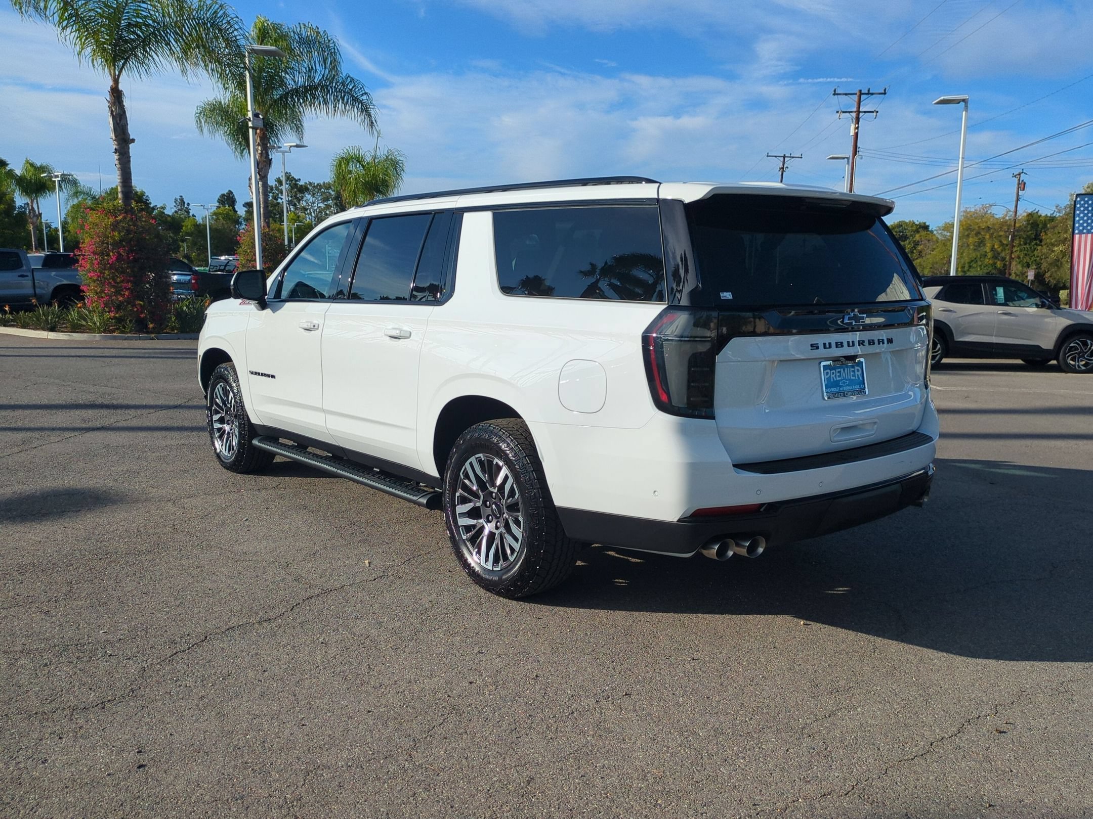 New 2026 Chevrolet Suburban Z71 w/ Z71 Off-Road Package AWD/4WD image 3