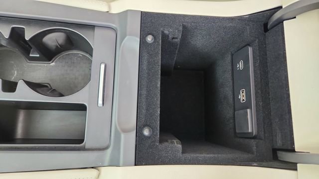 Used 2025 Jaguar F-PACE R-Dynamic S image 50