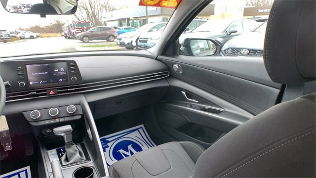 Used 2023 Hyundai Elantra SE image 22