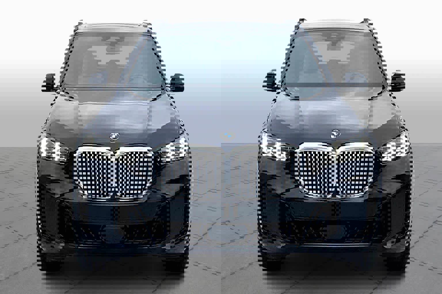 Used 2024 BMW X5 xDrive40i w/ M Sport Package image 3