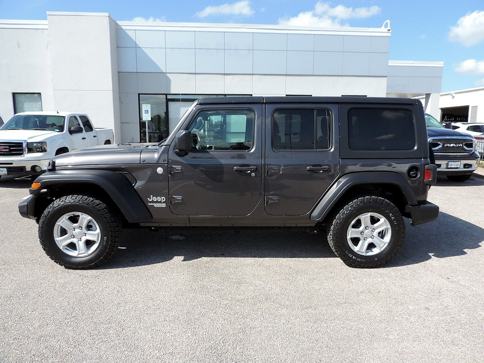 Used 2020 Jeep Wrangler Unlimited Sport S AWD/4WD image 8