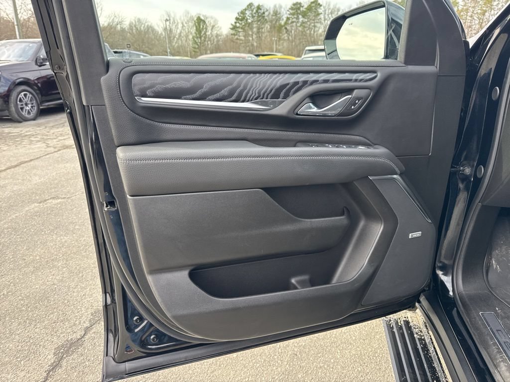 Used 2024 GMC Yukon Denali w/ Denali Reserve Package AWD/4WD image 29