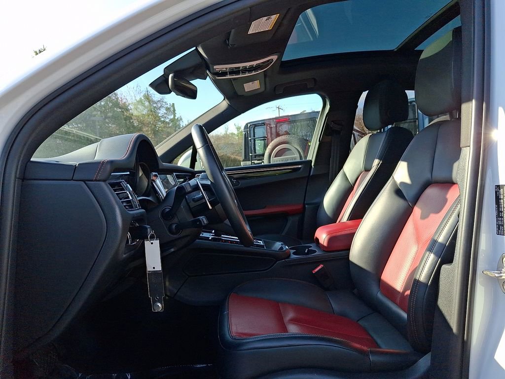 Used 2023 Porsche Macan S image 13