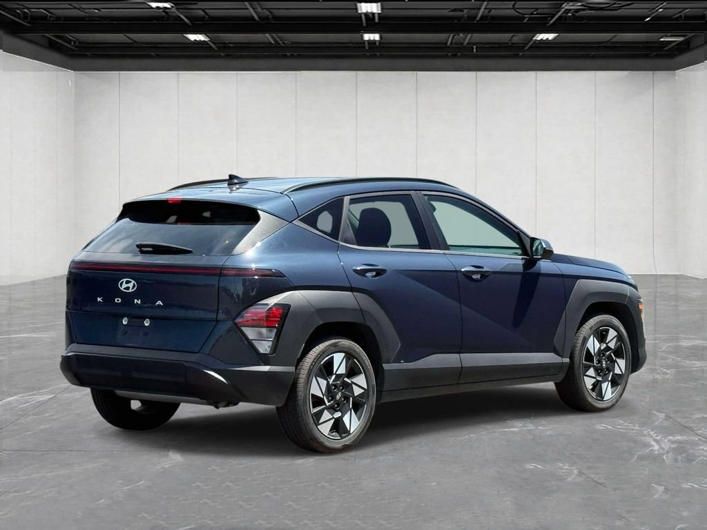 Used 2025 Hyundai Kona SEL FWD image 5
