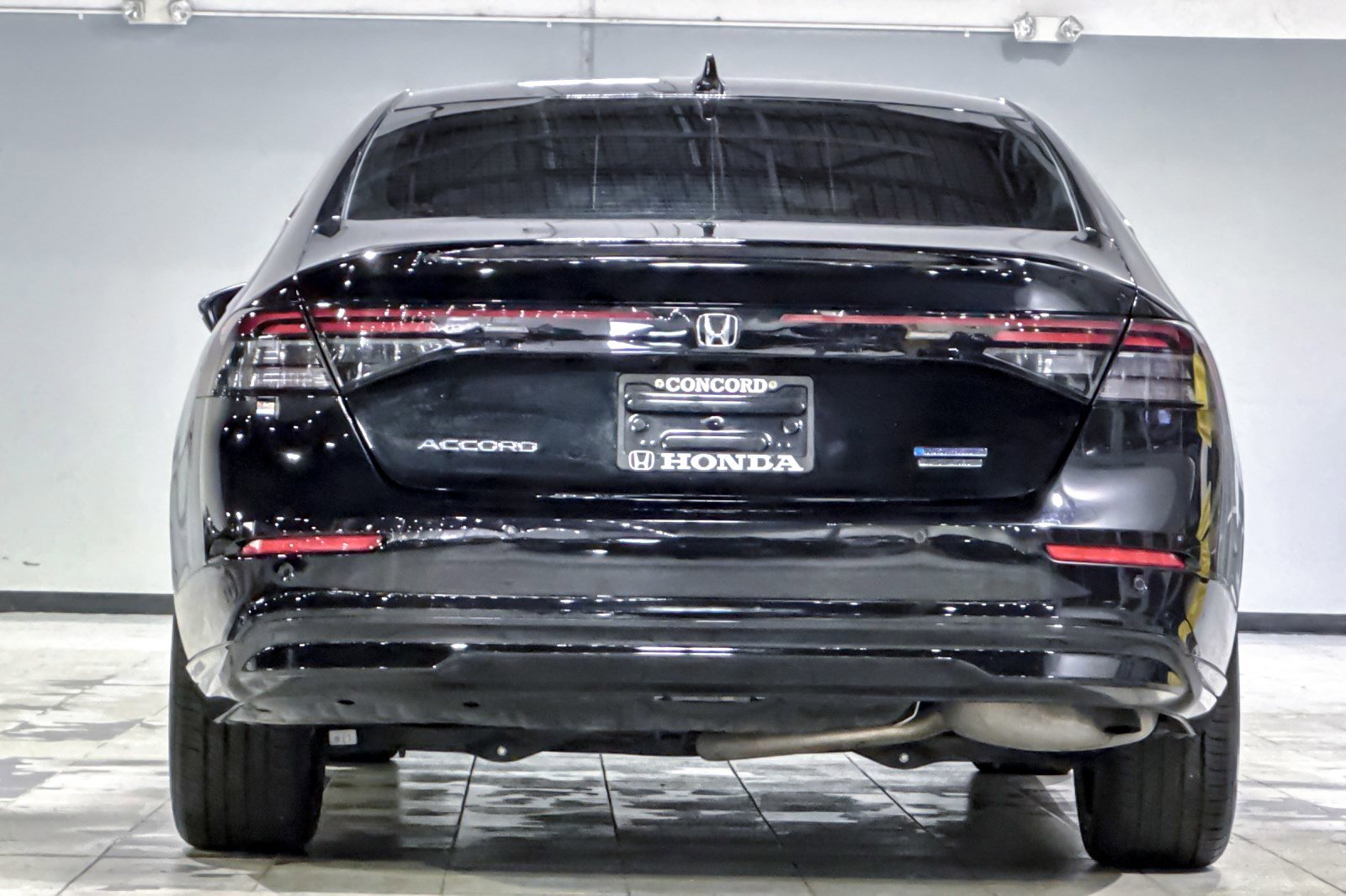 Used 2024 Honda Accord Touring image 9