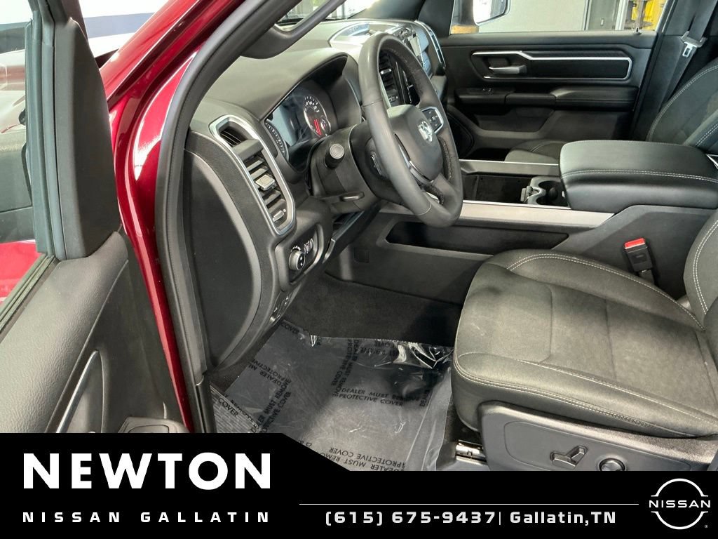 Used 2025 RAM 1500 Big Horn AWD/4WD image 3