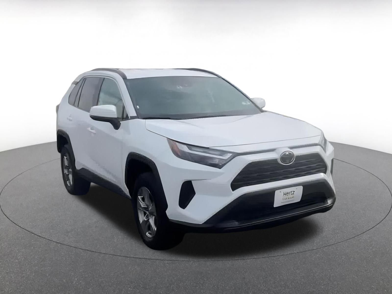 Used 2025 Toyota RAV4 XLE image 3