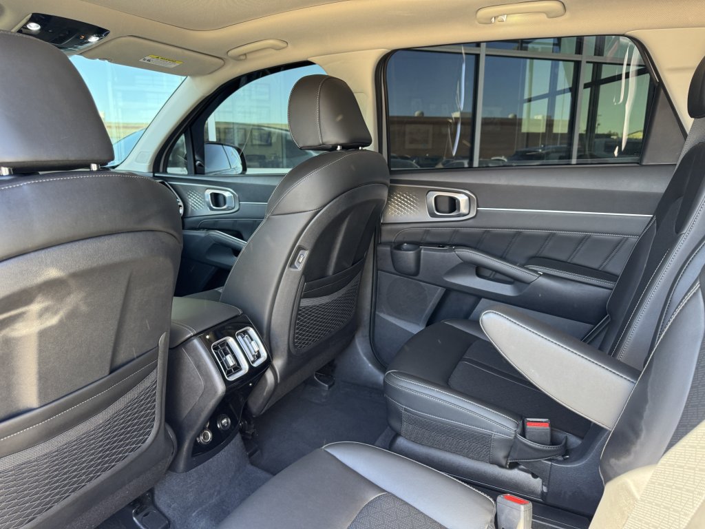 Used 2023 Kia Sorento SX FWD image 34
