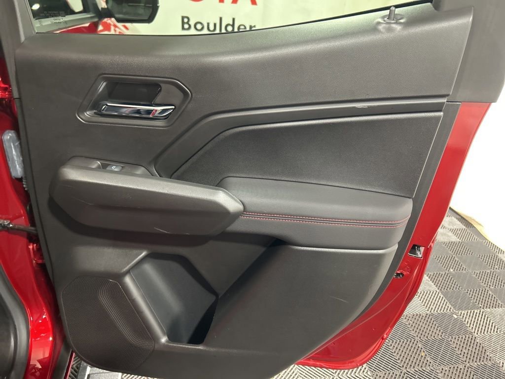 Used 2024 Chevrolet Colorado Z71 w/ Z71 Convenience Package 2 image 15