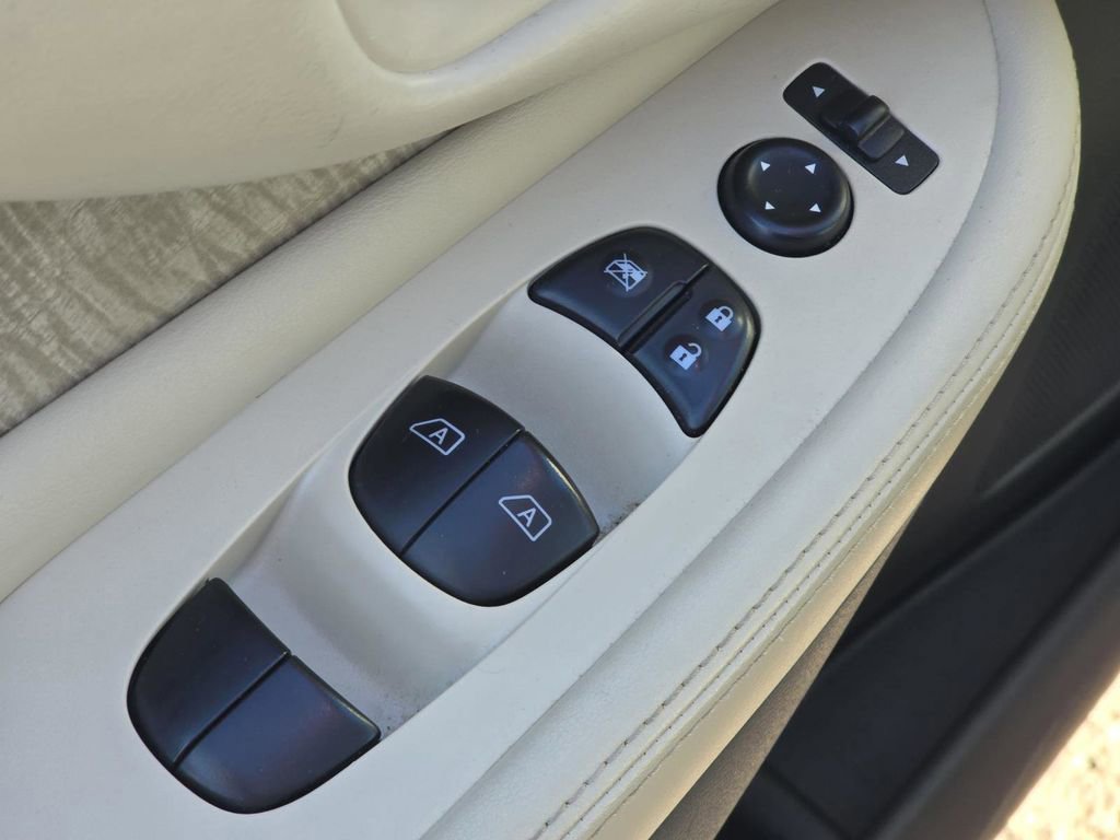 Used 2020 Nissan Murano SV image 24