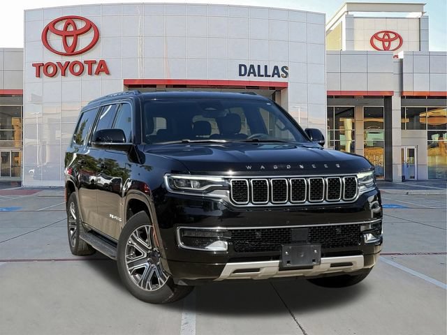 Used 2024 Jeep Wagoneer L Series II w/ Flexible Seating Group RWD image 1