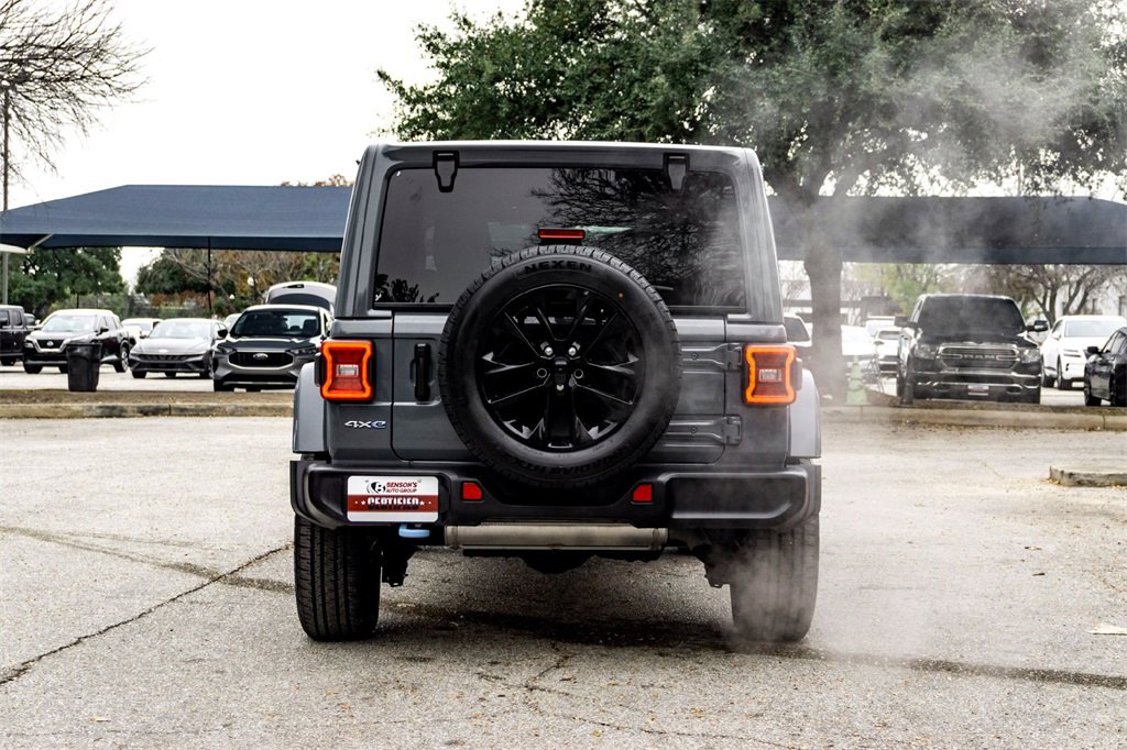 Used 2024 Jeep Wrangler Unlimited Sahara image 6