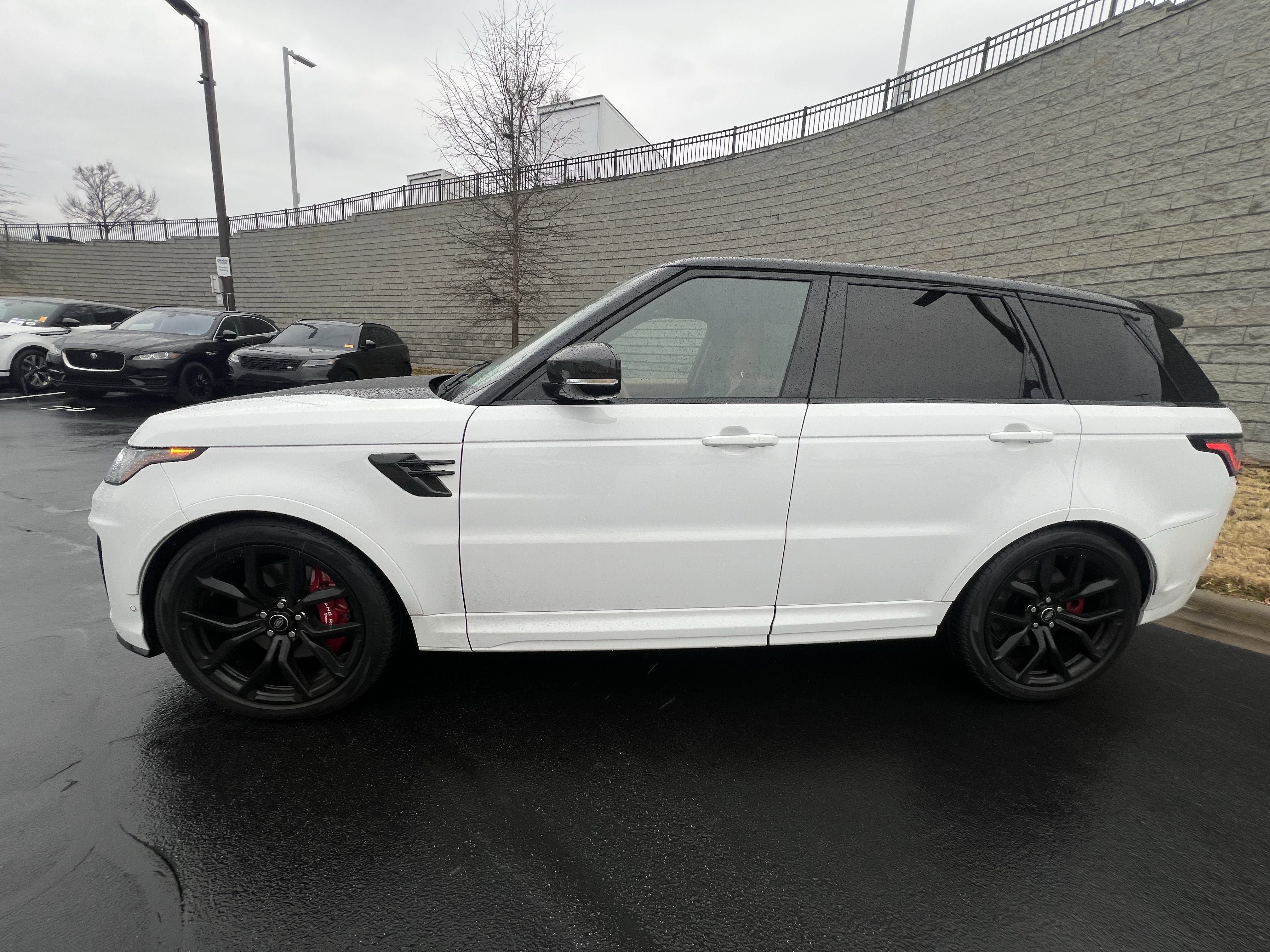 Certified 2022 Land Rover Range Rover Sport SVR image 4