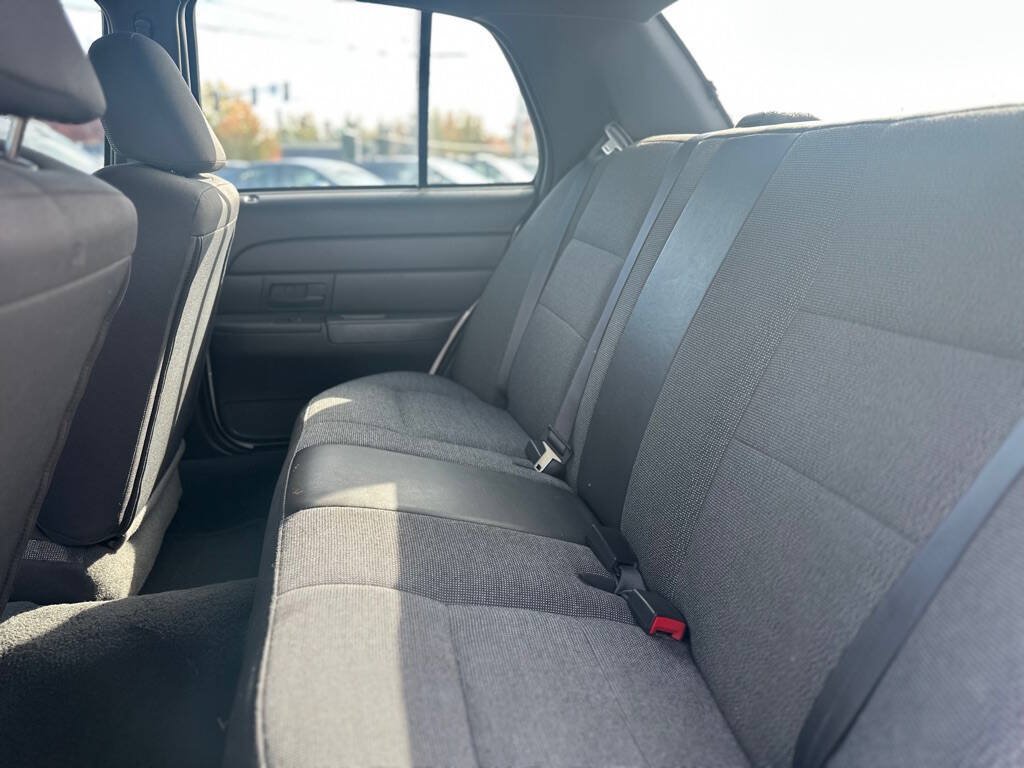 Used 2004 Ford Crown Victoria Police Interceptor RWD image 16