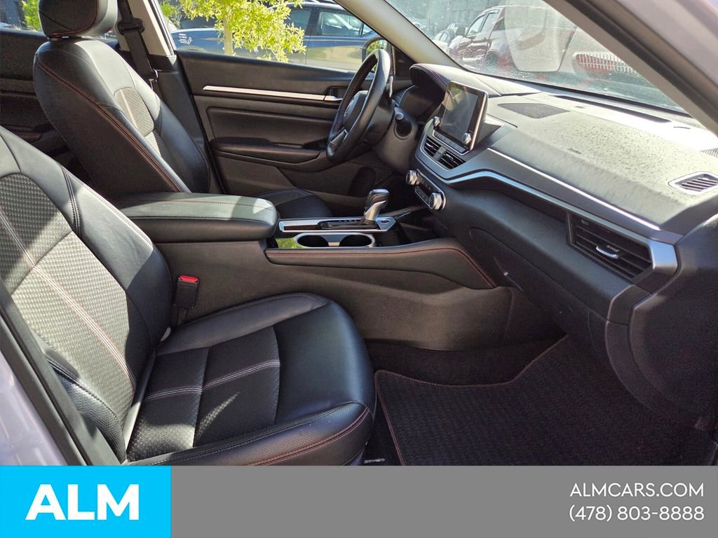 Used 2025 Nissan Altima 2.5 SR image 15
