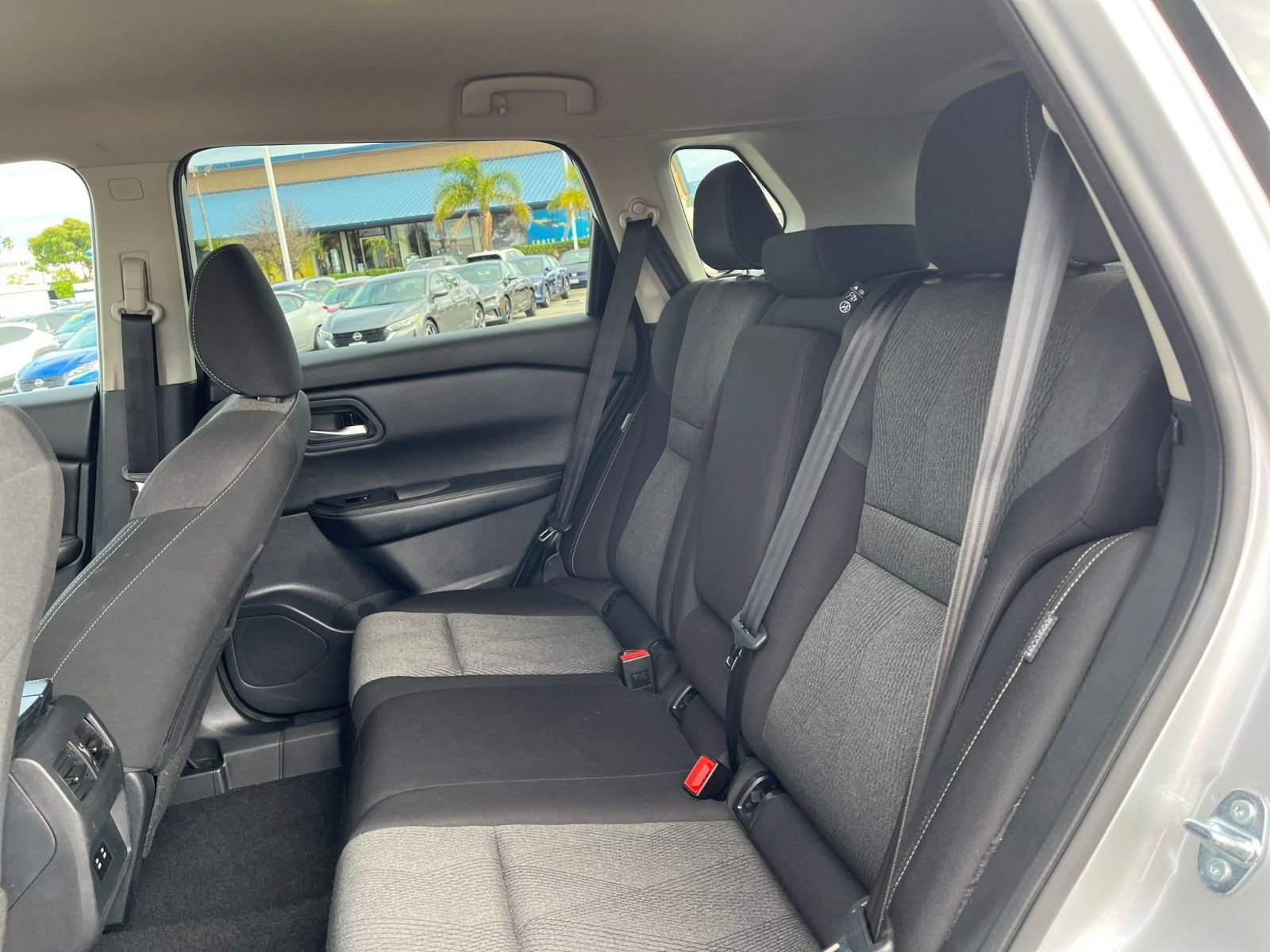 Used 2025 Nissan Rogue SV FWD image 28