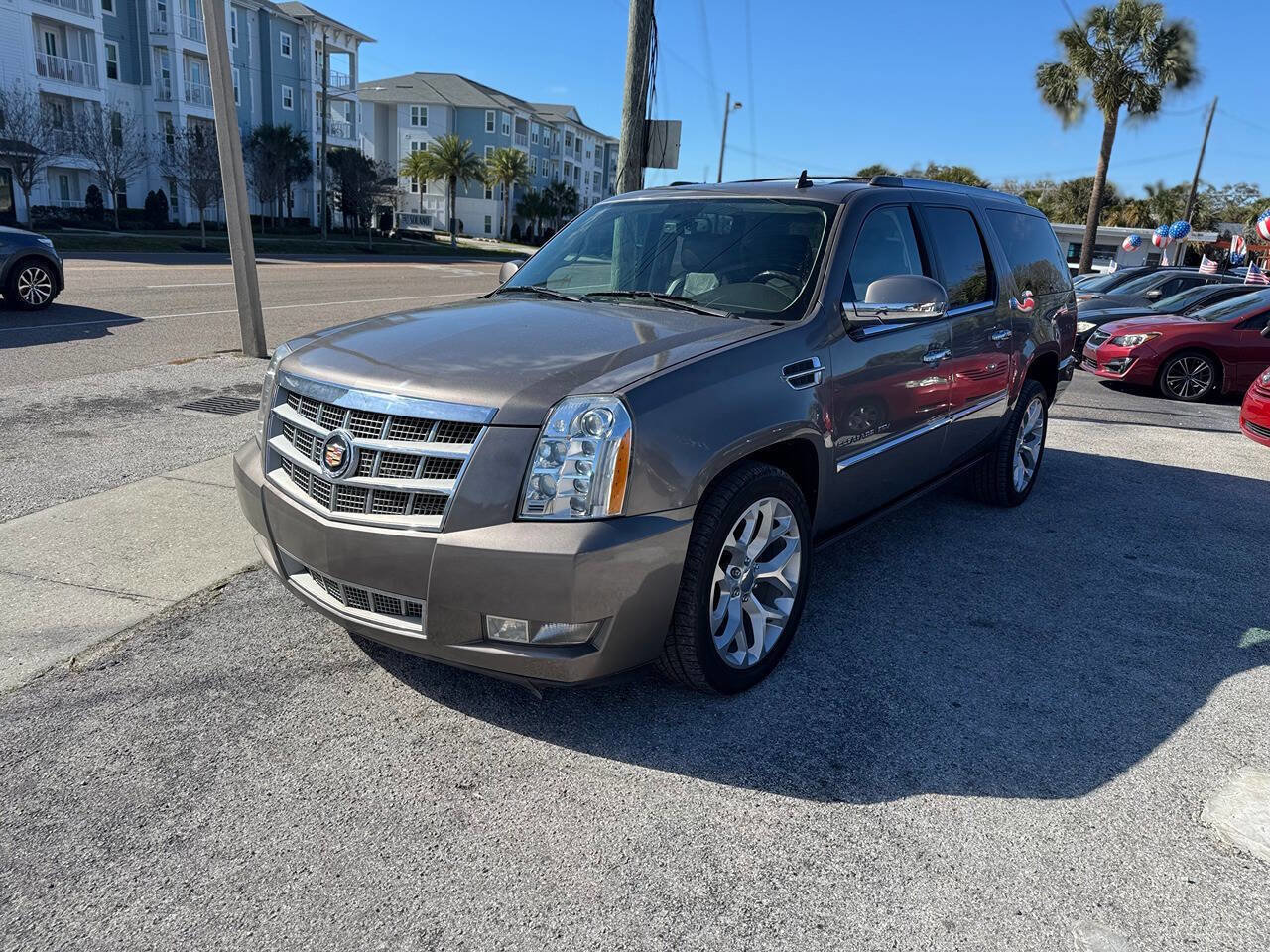 Used 2014 Cadillac Escalade ESV Platinum image 4