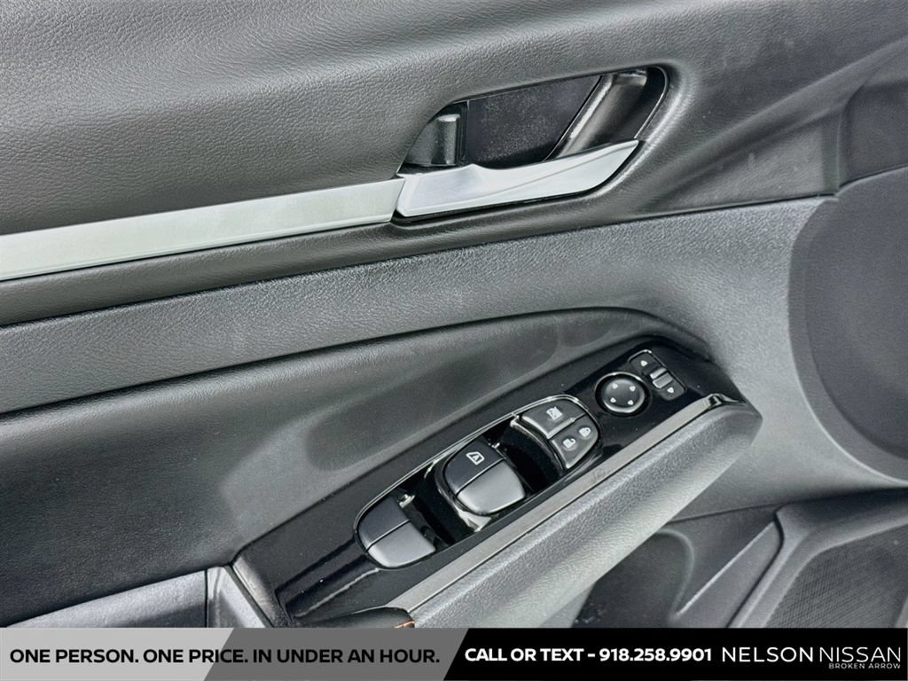 Certified 2024 Nissan Altima 2.5 SR w/ SR Premium Package AWD/4WD image 18