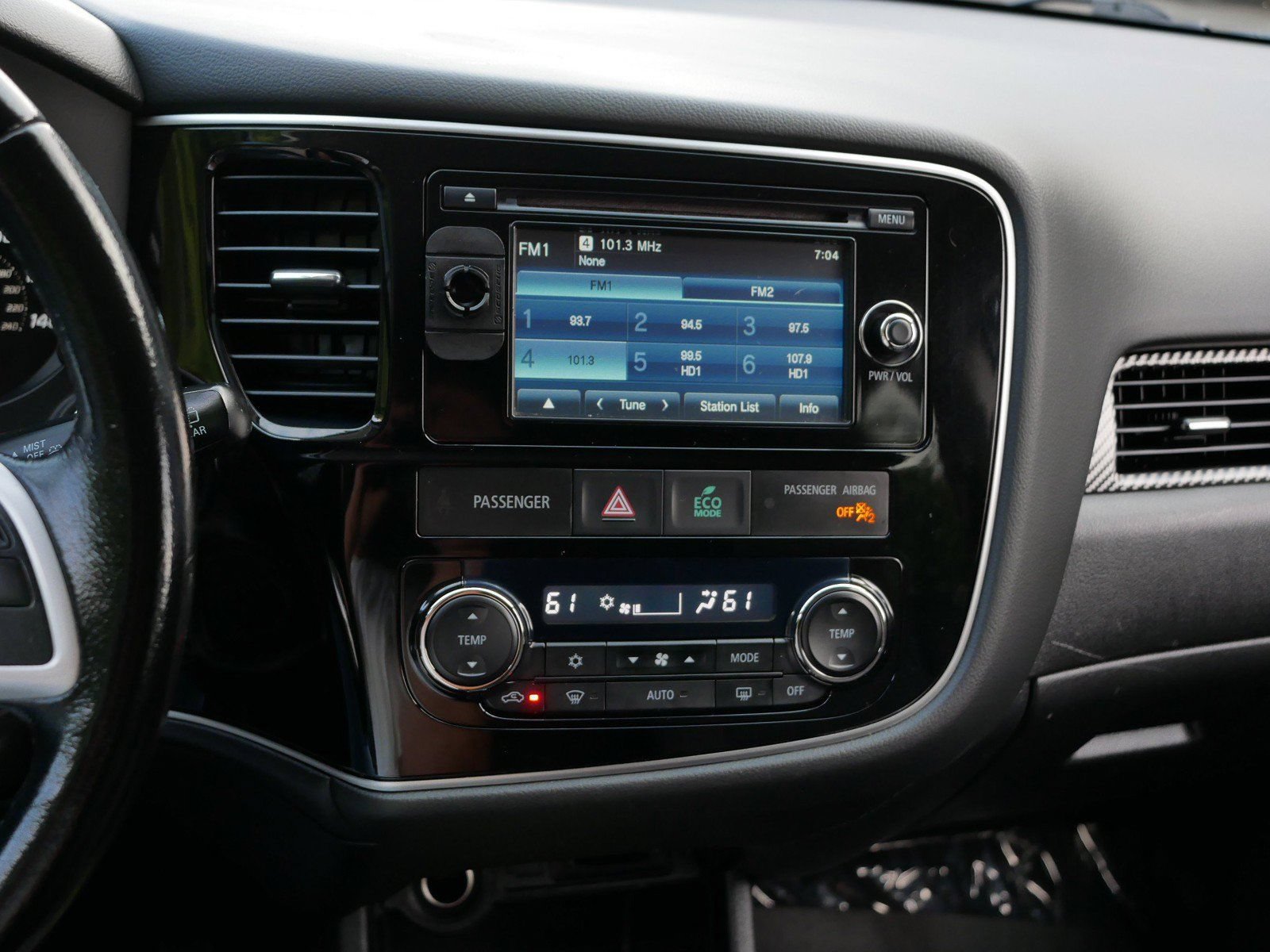 Used 2015 Mitsubishi Outlander SE AWD/4WD image 19