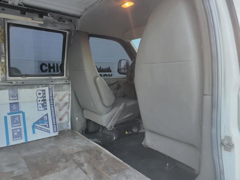 Used 2011 Chevrolet Express 1500 AWD image 45