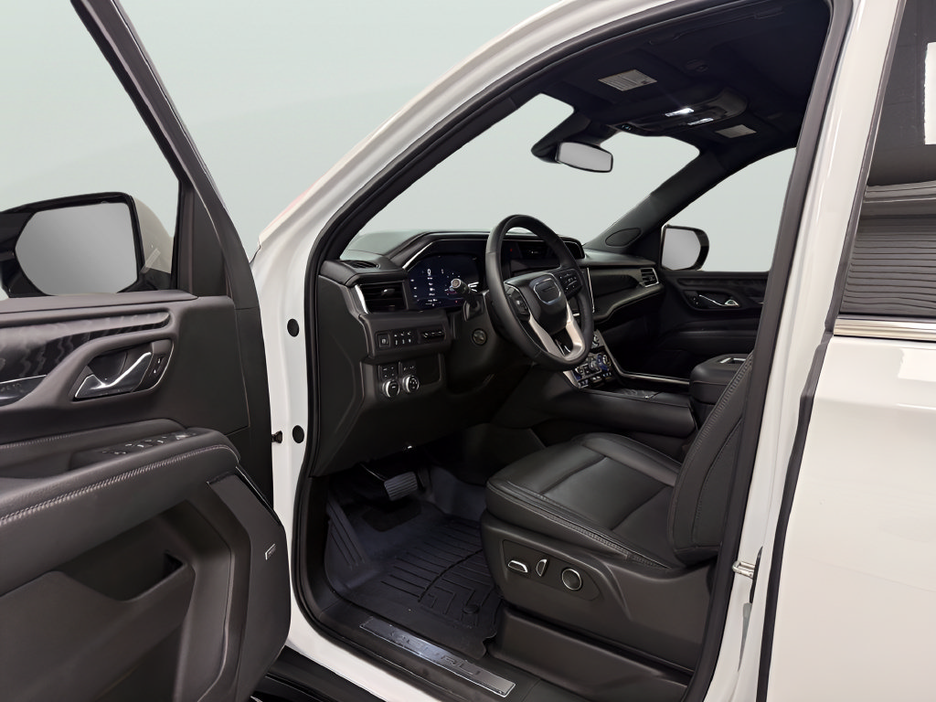 Used 2023 GMC Yukon Denali AWD/4WD image 9