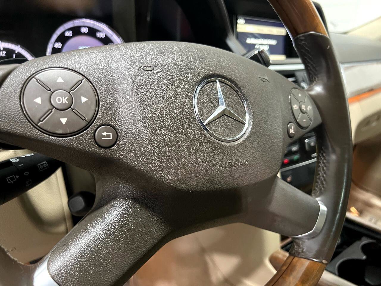 Used 2011 Mercedes-Benz E 350 4MATIC Wagon image 40