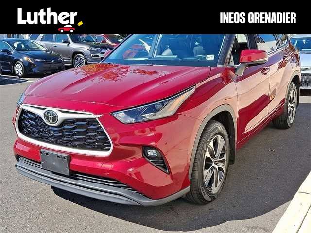 Used 2022 Toyota Highlander XLE image 1