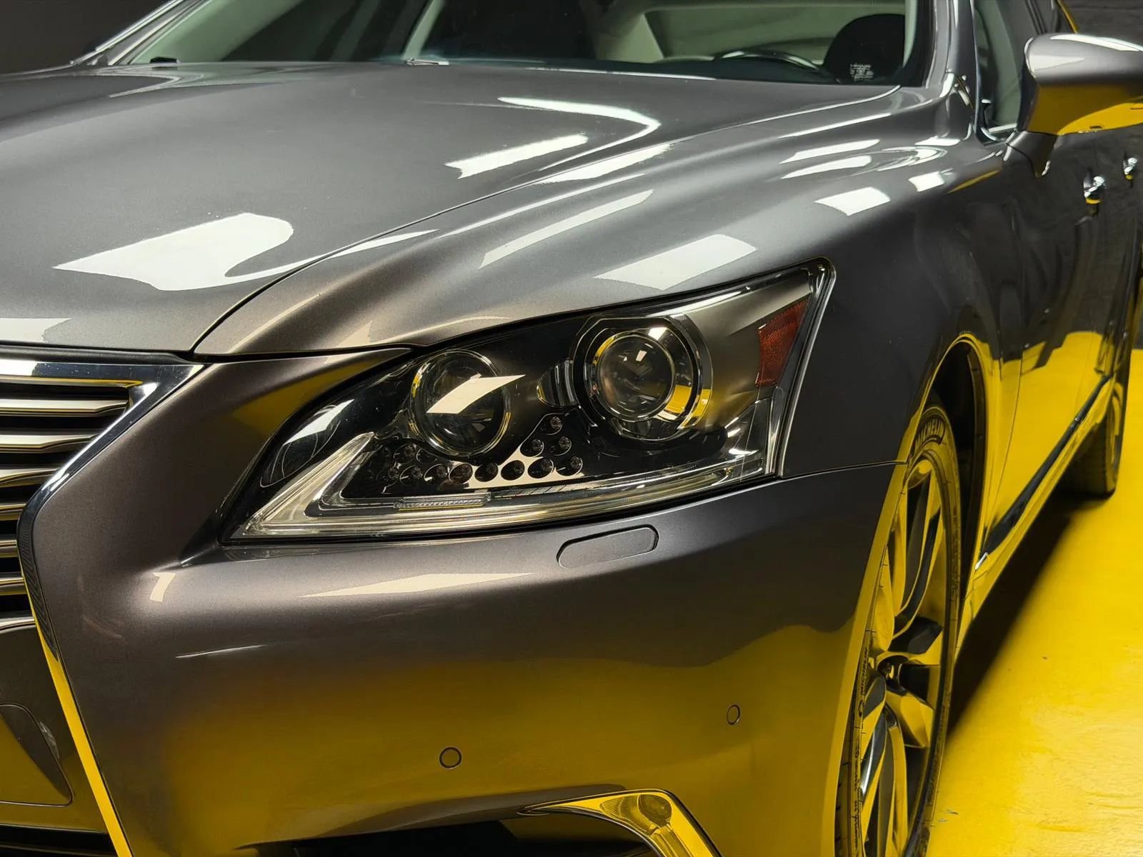 Used 2013 Lexus LS 460 AWD w/ Comfort Pkg image 8