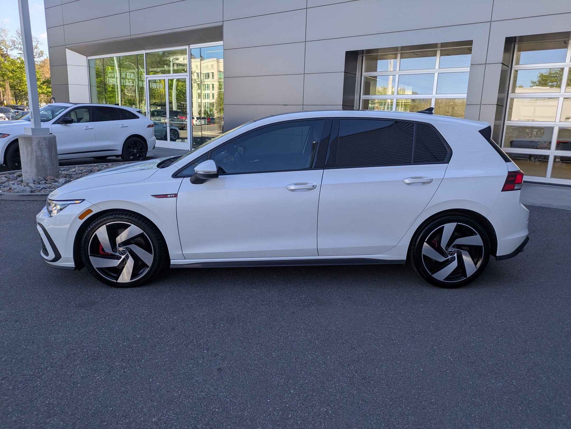 Used 2022 Volkswagen GTI SE FWD image 7