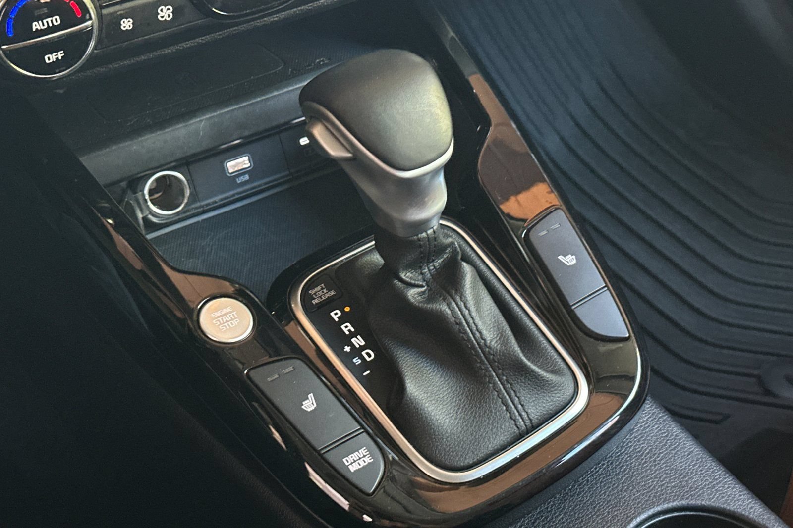Certified 2025 Kia Soul EX FWD image 22