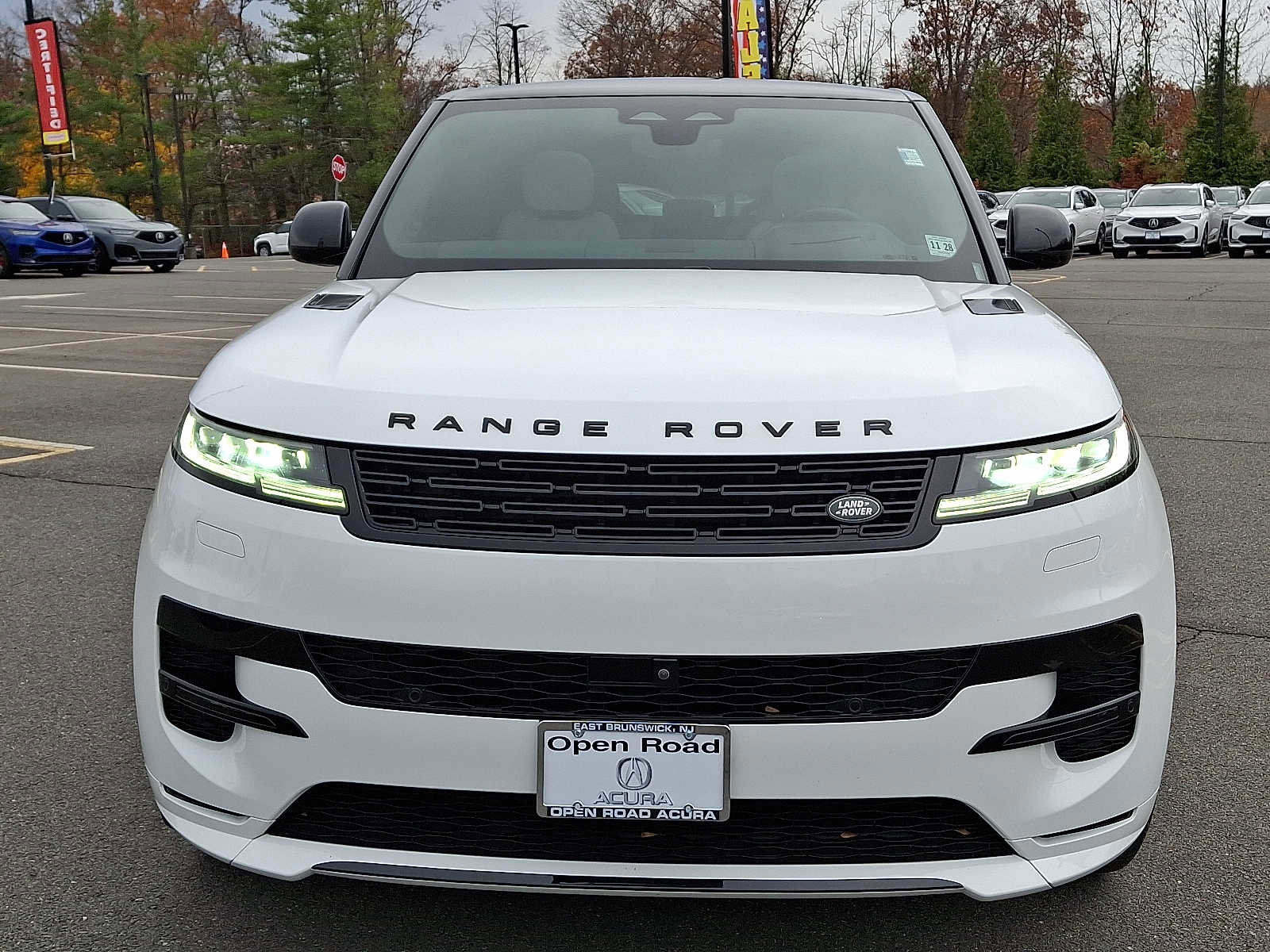 Used 2024 Land Rover Range Rover Sport Dynamic SE image 2