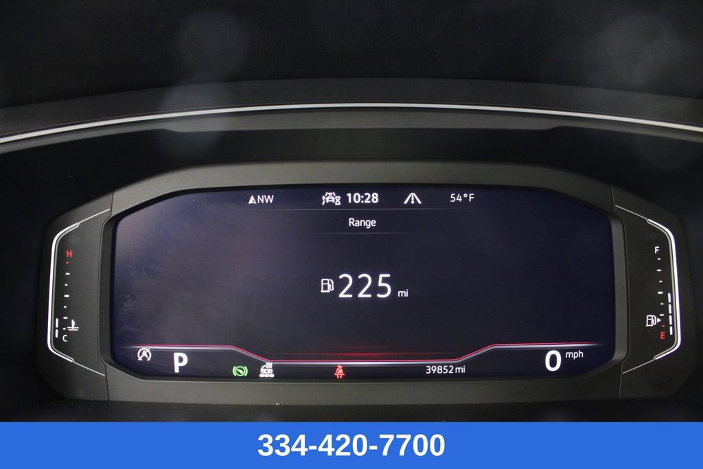 Certified 2022 Volkswagen Tiguan SEL R-Line image 9