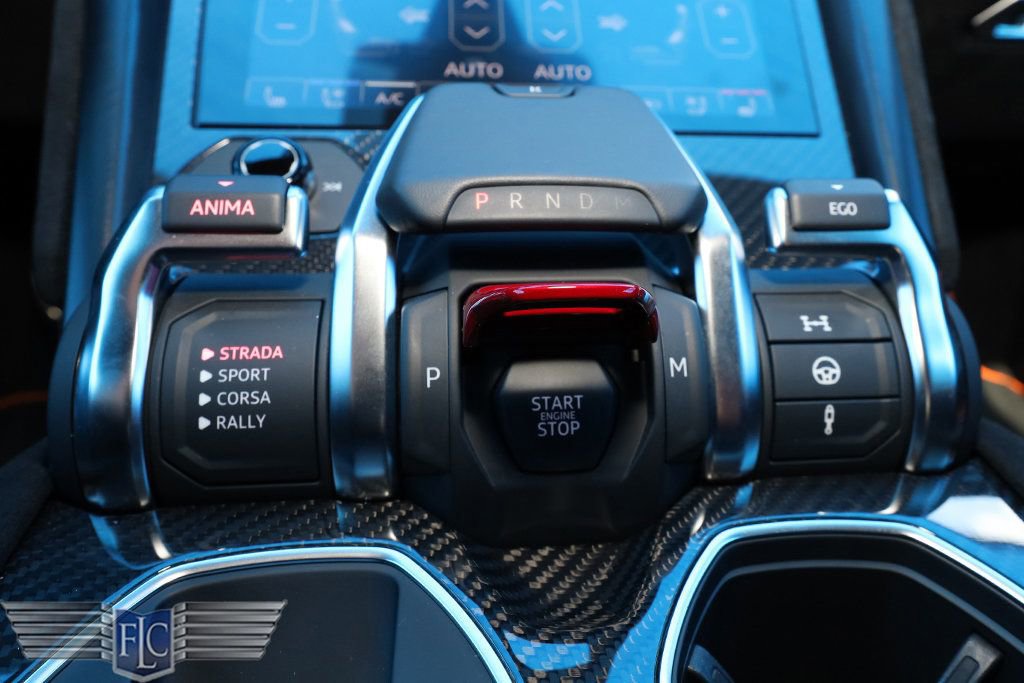 Used 2024 Lamborghini Urus Performante AWD/4WD image 37