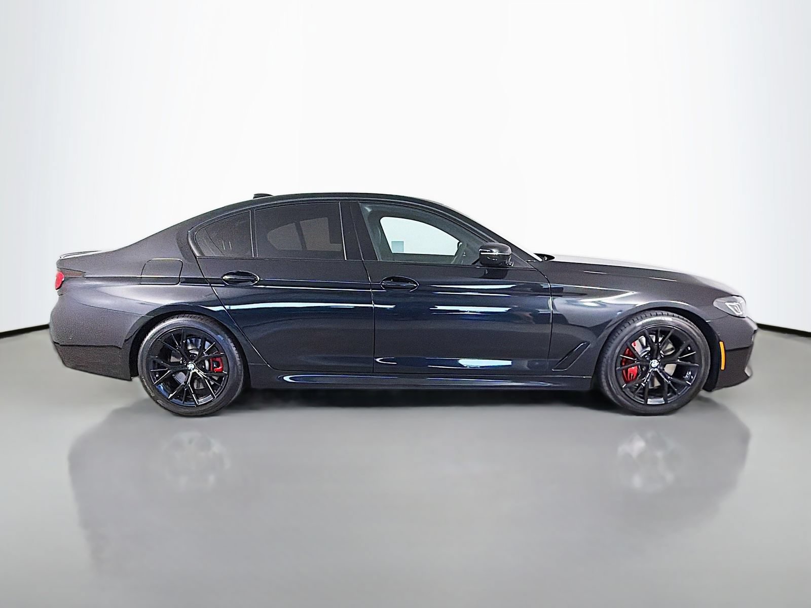 Certified 2023 BMW 530i w/ M Sport Package RWD image 8