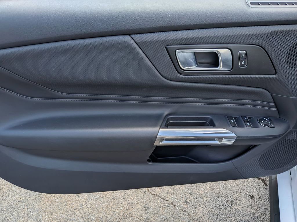 Used 2025 Ford Mustang Premium image 14