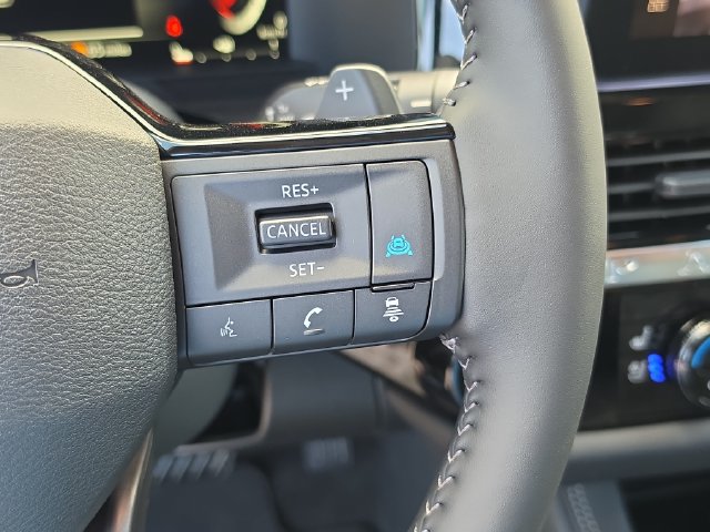 New 2026 Nissan Pathfinder Platinum FWD image 33