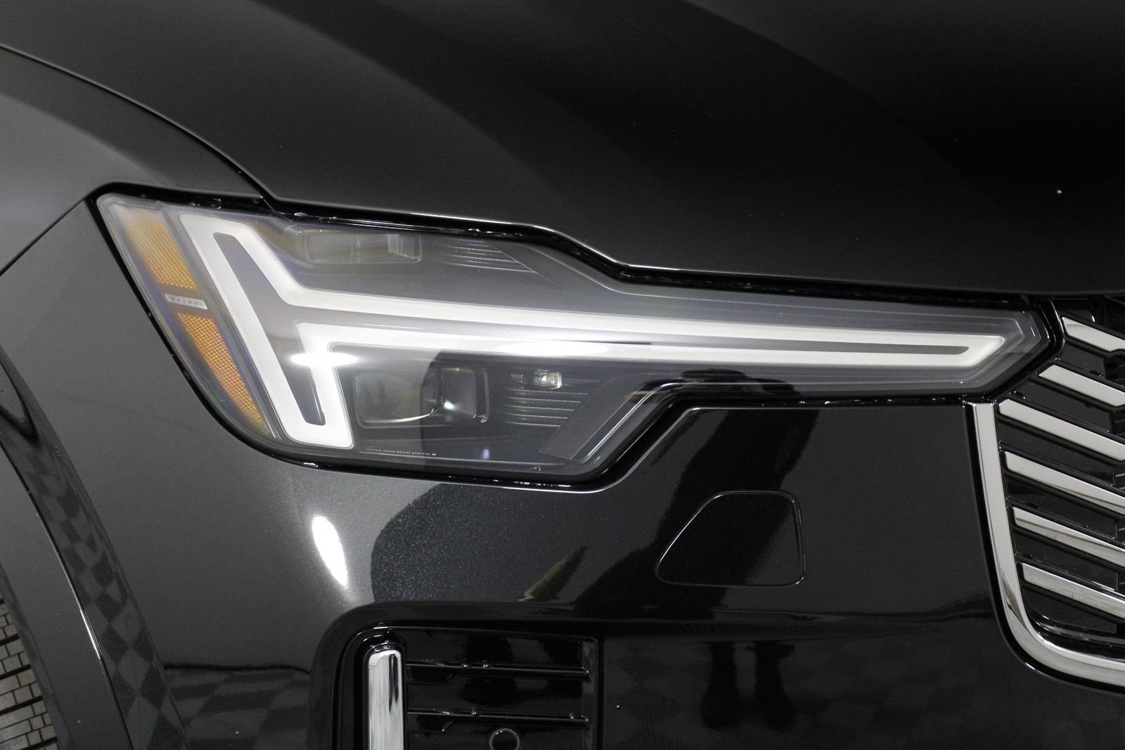 New 2026 Volvo XC90 T8 Plus AWD/4WD image 14