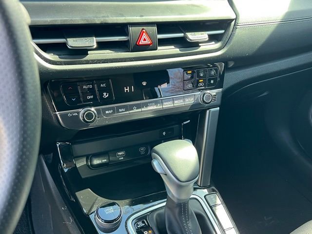 Certified 2024 Kia Seltos SX w/ SX Sunroof Package image 18