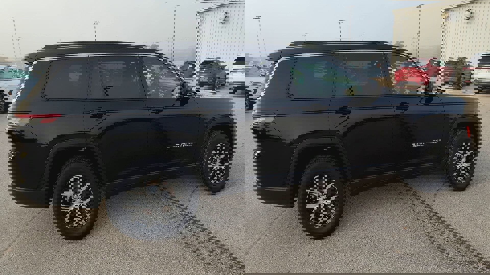 Used 2025 Jeep Grand Cherokee L Limited image 9