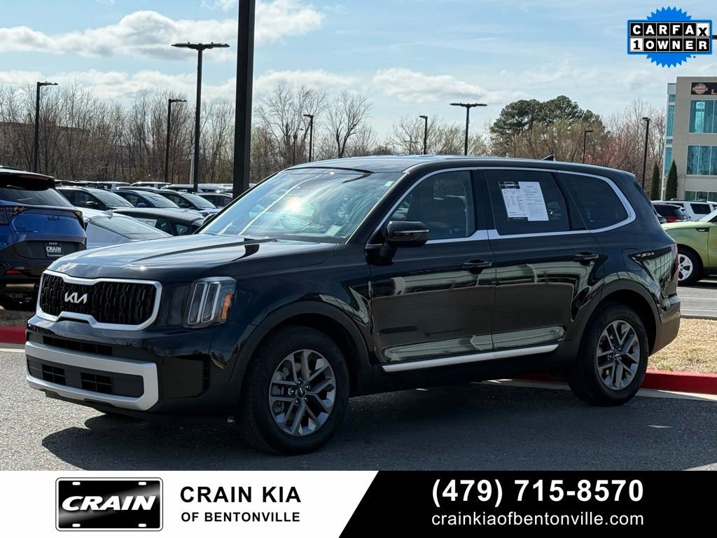 Certified 2025 Kia Telluride LX image 3