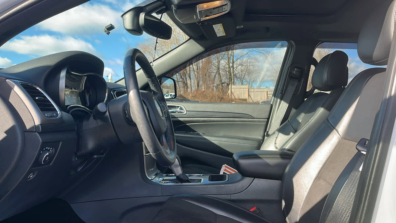 Used 2019 Jeep Grand Cherokee Altitude image 10