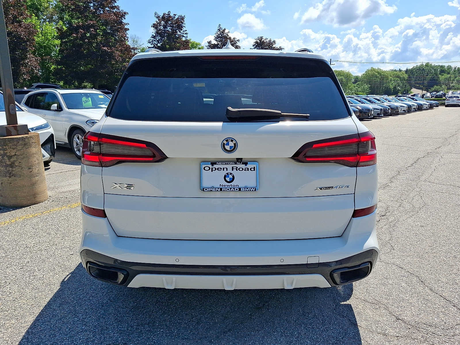 Used 2022 BMW X5 xDrive45e w/ M Sport Package AWD/4WD image 5